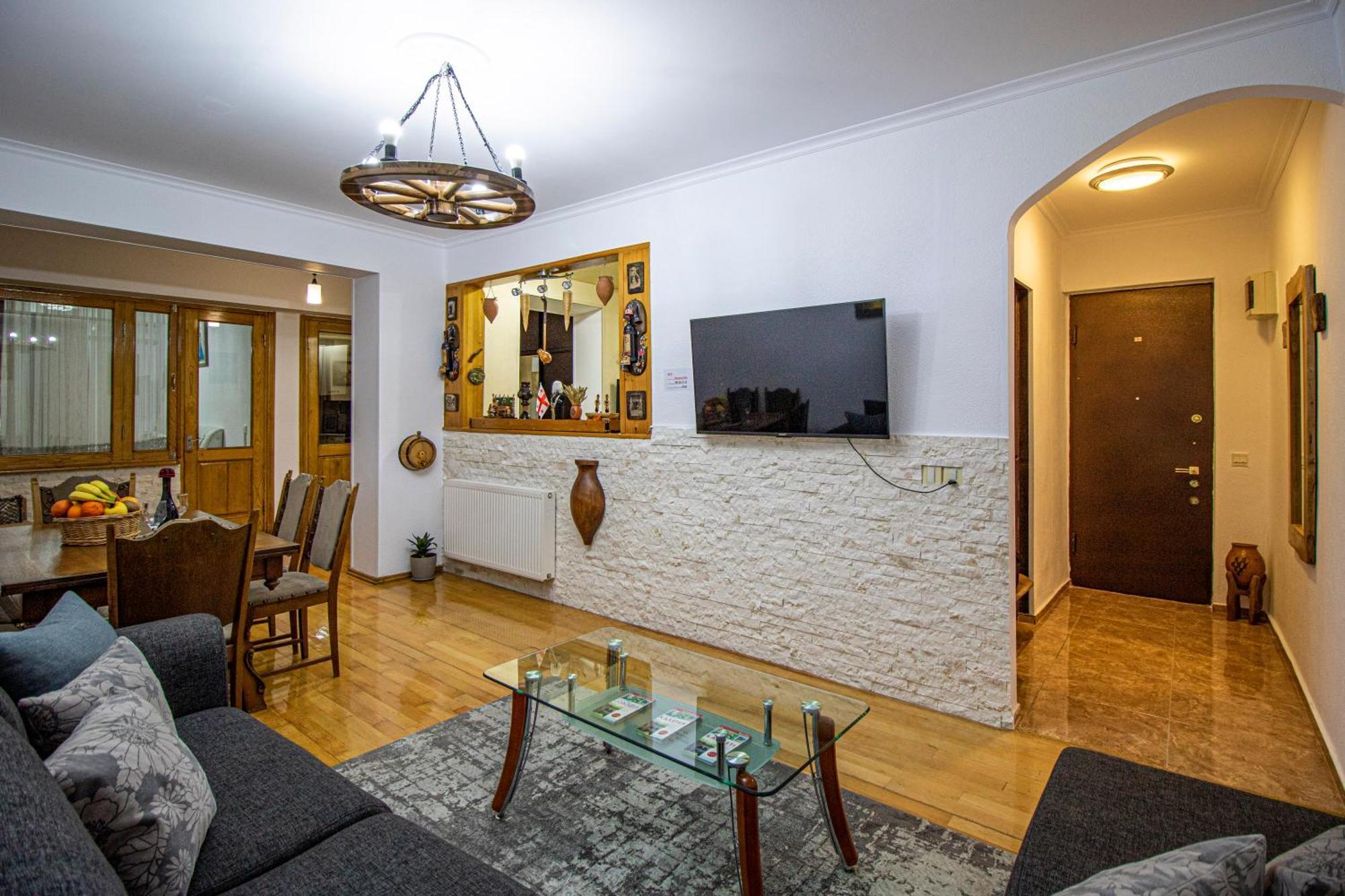 Cozy Apartment On Kostava Tbilisi Exterior foto