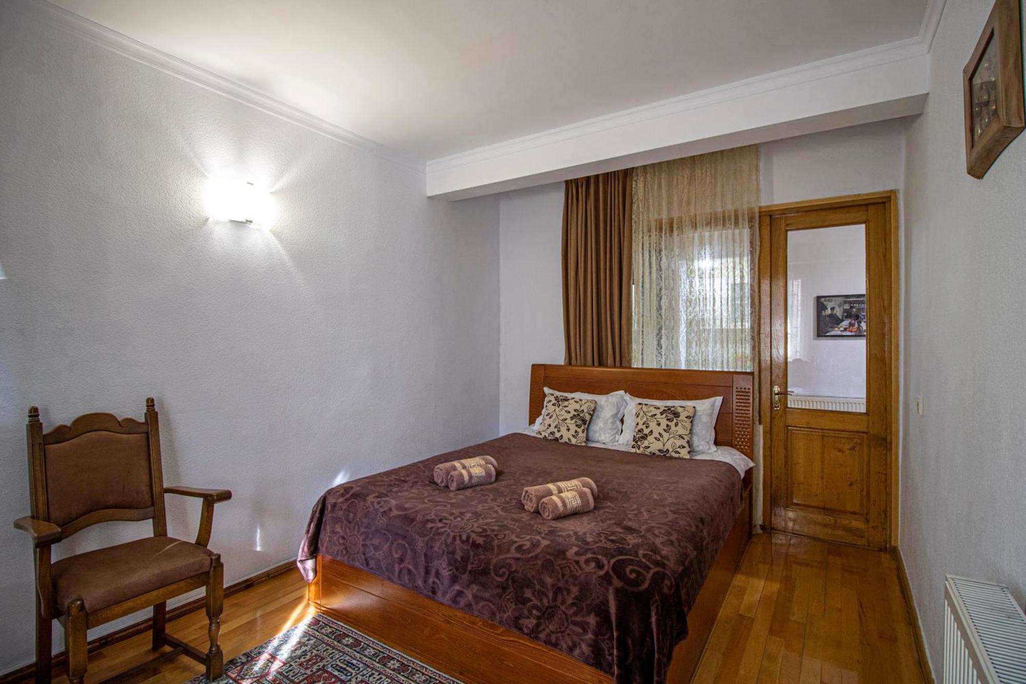 Cozy Apartment On Kostava Tbilisi Exterior foto